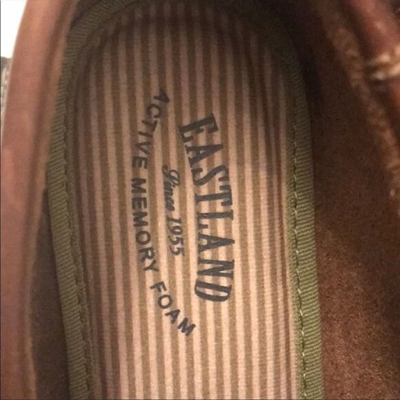 EASTLAND BROWN LEATHER DOCK SHOES.  NEW. - Picture 7 of 7
